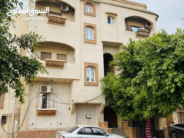 200 m2 More than 6 bedrooms Townhouse for Sale in Tripoli Ghut Shaal