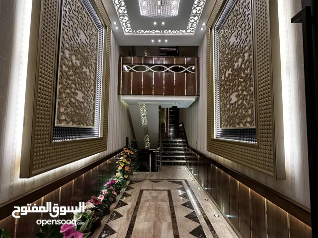 250 m2 4 Bedrooms Apartments for Sale in Amman Khalda