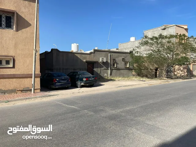 300 m2 4 Bedrooms Townhouse for Sale in Al Khums Other