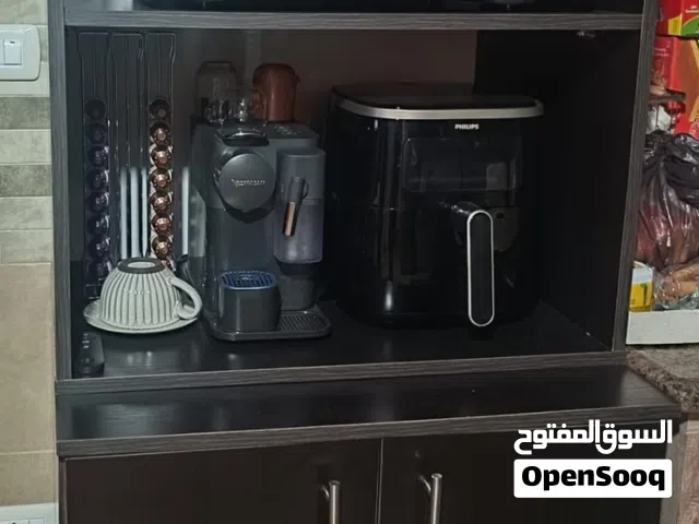 خرانة مطبخ بحالة جديدة استخدام شهرين فقط