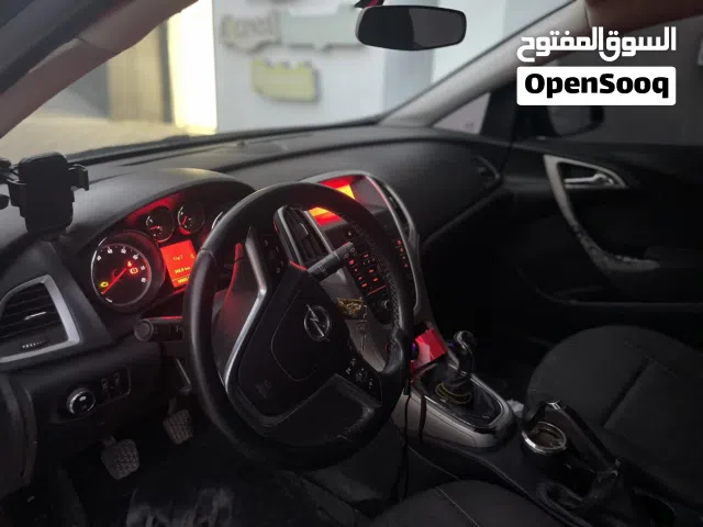 اوبل استرا 2013 بسعر ممتاز