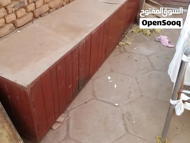 2 دولاب مطبخ اومحل ك تجاري مستعمل خشب اصلي متين الأرضي الطول مترين ونصف العرص60 سم الارتفاع واحد متر