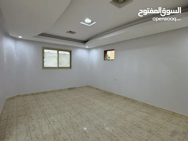 300 m2 3 Bedrooms Apartments for Rent in Al Riyadh Qurtubah