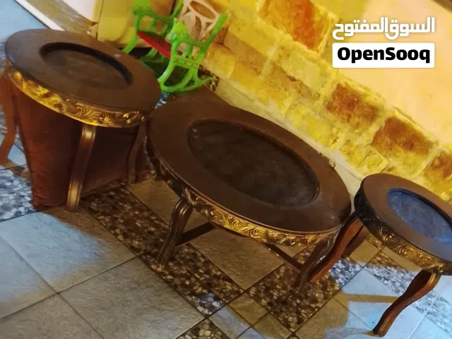 طقم طربيزات أنتيكا أرابيسك بحاله جيده 3 قطع بحاله جيده للبيع بسعر مغري