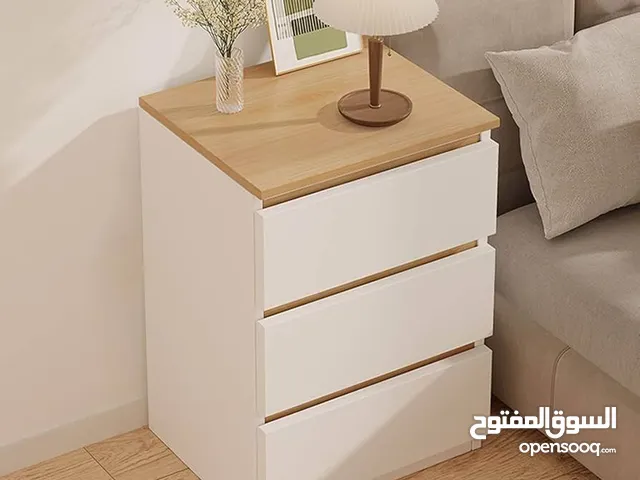 خزانة بيضاء جانبية أنيقة بلمسة خشبية عصرية الأناقة والبساطة في تصميم واحد! جميع المساحات: 32×30×59