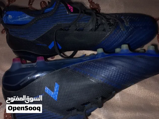 حذاء كرة قدم اديداس