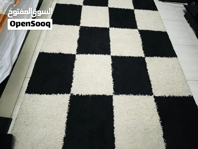 ثلاث سجاد منزل شبه جديد قليل الاستخدام