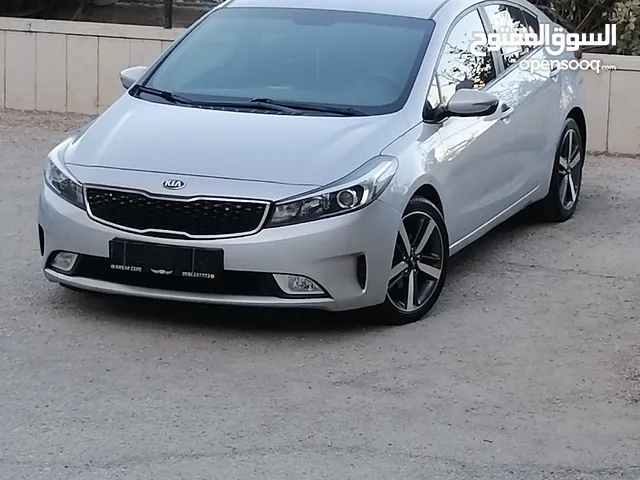 كيا K3 / موديل 2017 /فحص نخب / عداد قليل / ماتور 1600 تيربو / ديزل / اقتصاديه