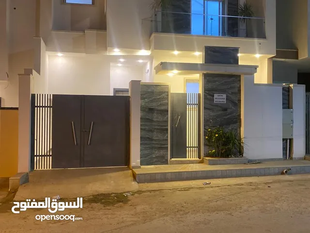 550 m2 More than 6 bedrooms Townhouse for Sale in Tripoli Al-Serraj