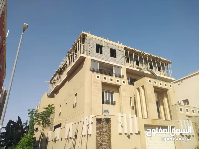 مقاول بناء ومصاعد
