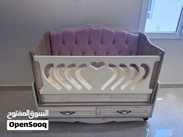 سرير اطفال مستعمل