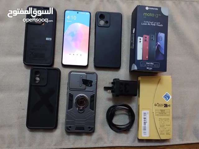 موتورولا G84 مع 4 كفرات ولزقتين و5G وسعته 256 جيجا ورامه 12 وشحن سريع 33 واط وبعلبته