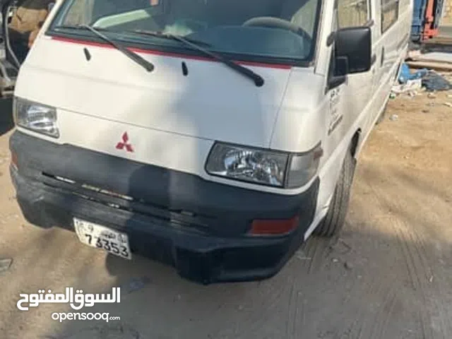 باص ميتسوبيشي 2009