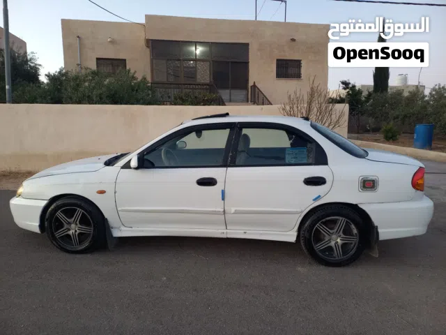 2000 كيا سبيكترا