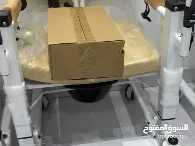 كرسي الحمام وناقل الكهربائي لكبار السن