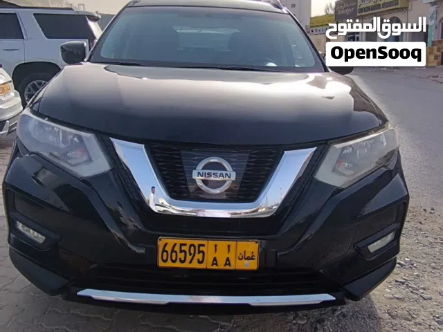 2017 نيسان روج SV