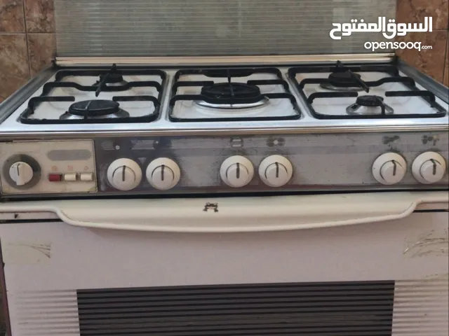 طباخ خمس عيون مع فرن للبيع