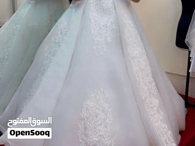 فستان زفاف ابيض جديد