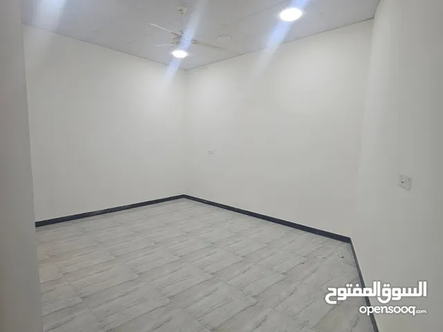 شقة سكنية جديدة للايجار منطقة حي صنعاء