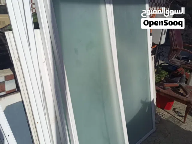 أبواب المنيوم عدد3  مترينارتفاع في 1.70 مع حلق  ظرفتين كل باب