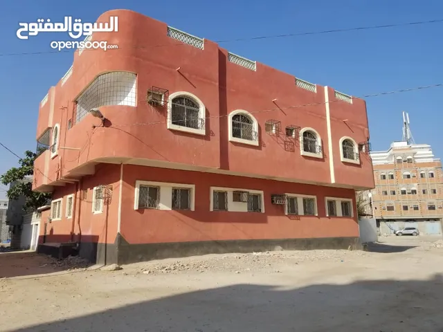 61 m2 More than 6 bedrooms Townhouse for Sale in Al Mukalla Other