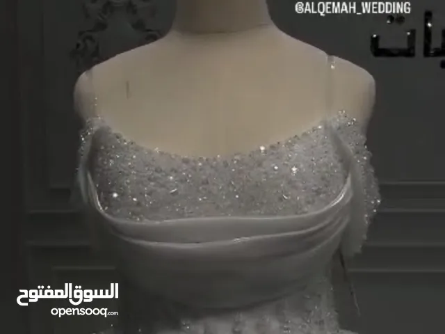 فستان زفاف ابيض فخم
