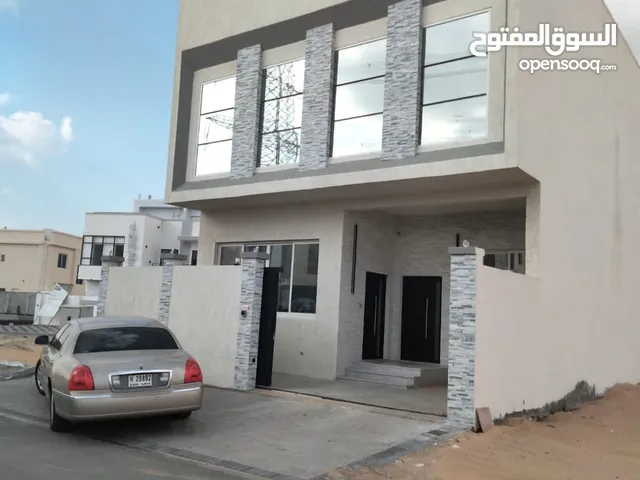 من المالك مباشر فيلا سكنية تشطيب ممتازموقع مميز علا شارعين في منطقة الياسمين عجمان تملك حر