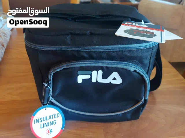 شنتة لانش بوكس جديدة اصلية حافظة للبرودة ماركة FILA صناعة كمبوديا وارد اميركا