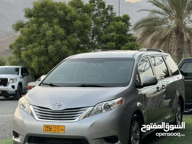 Used Toyota Sienta in Al Dakhiliya