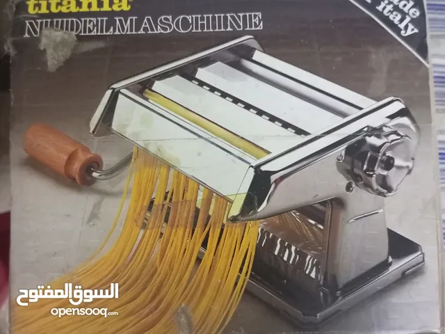 ماكينه عمل المكرونه ماركه titan الايطالي