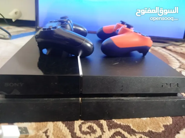 بلايستيشن 4 العادي نضيف مش مفتوح