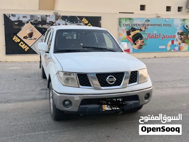 2014 نيسان نافارا LE