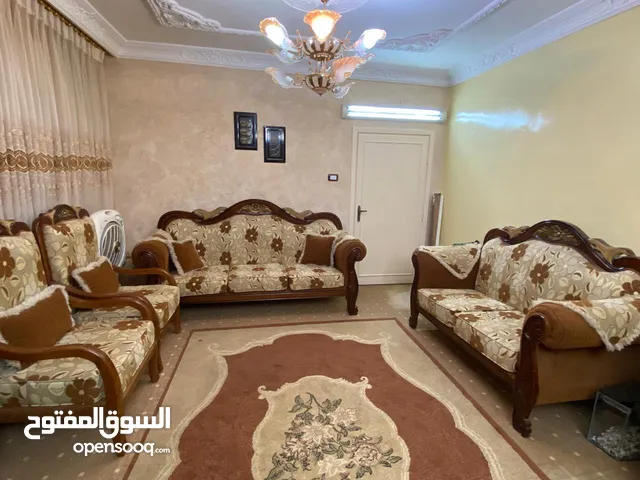 طقم كنب غرفة ضيوف بحالة ممتازة جدا