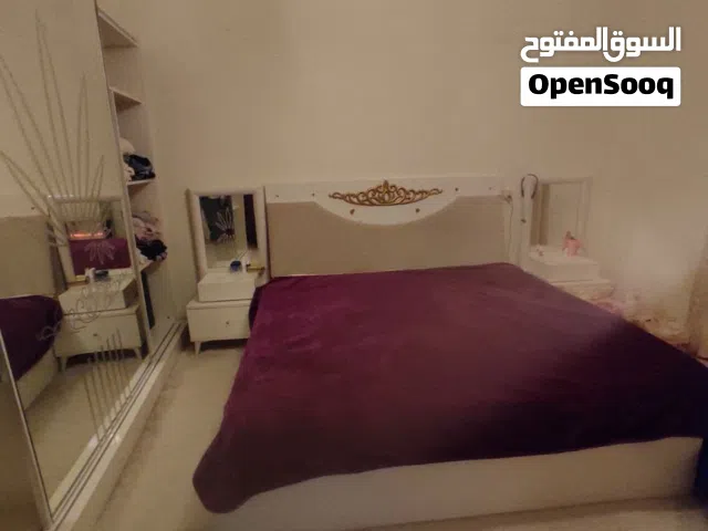 شقه للايجار في عين زاره طريق المشتل