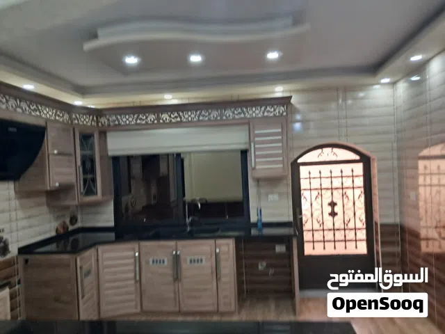 شقه ارضيه طابقيه الزرقاء الجديدة