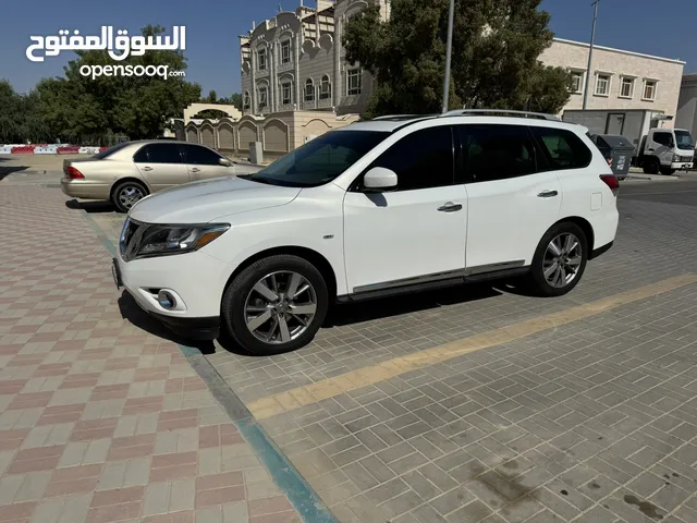 Nissan pathfinder Gcc 2013 model