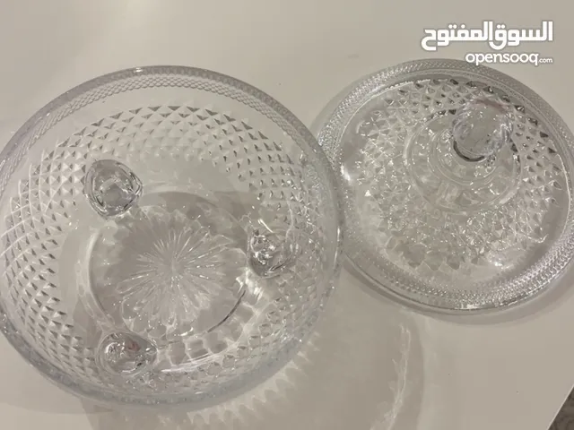 صحن زجاجي مع غطاء