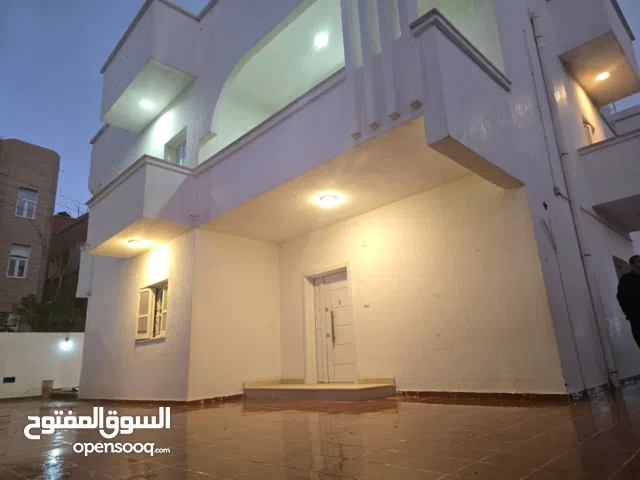 300 m2 More than 6 bedrooms Villa for Sale in Tripoli Abu Sittah