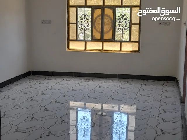 شقة بناء حديث خلف مول الخورة ( مناوي لجم )