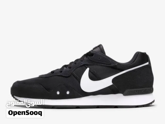 بوت نايكي فينشر رانر