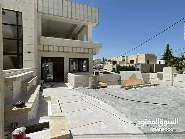 شقه أبراج عبدون الطابقية الفاخره بمساحة 225م/أرضي مع ترس 120 متر وكراج