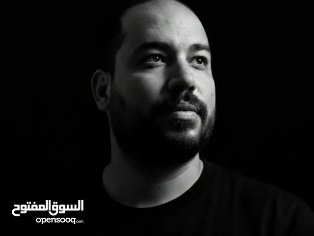 مدرس ومترجم لغة فرنسية،ماجستير ودبلومة من جامعة بواتييه بفرنسا،دروس من ابتدائي للجامعة