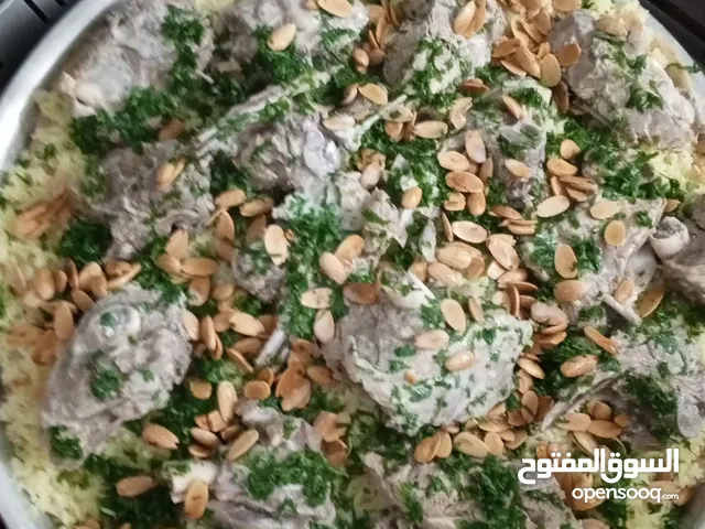 شيف طباخ شرقي وغربي وسلطات ابحث عن عمل خبره في الاكل العربي والسلطات خبره في فندق القدس وفندق جراند