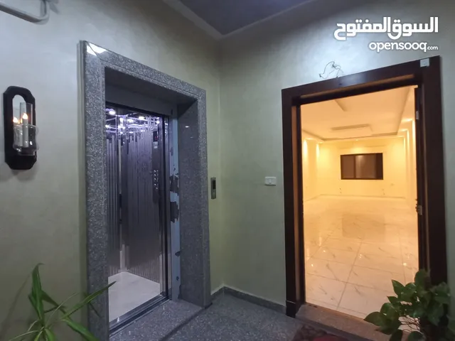 200 m2 3 Bedrooms Apartments for Rent in Amman Al-Khaznah