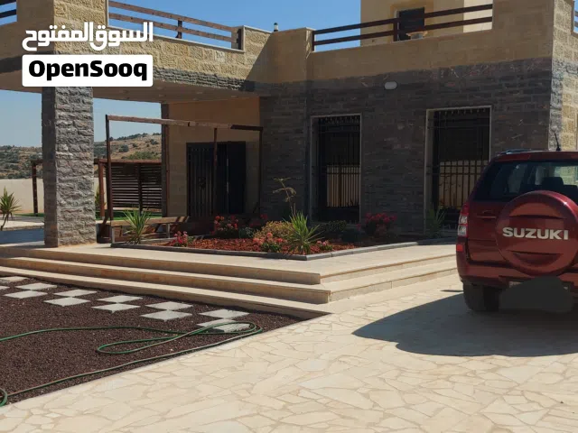 في أجمل مناطق عجلون / عنجرة من المالك مباشرة  فرصة ذهبية لامتلاك مزرعة أحلامك في قلب الطبيعة!