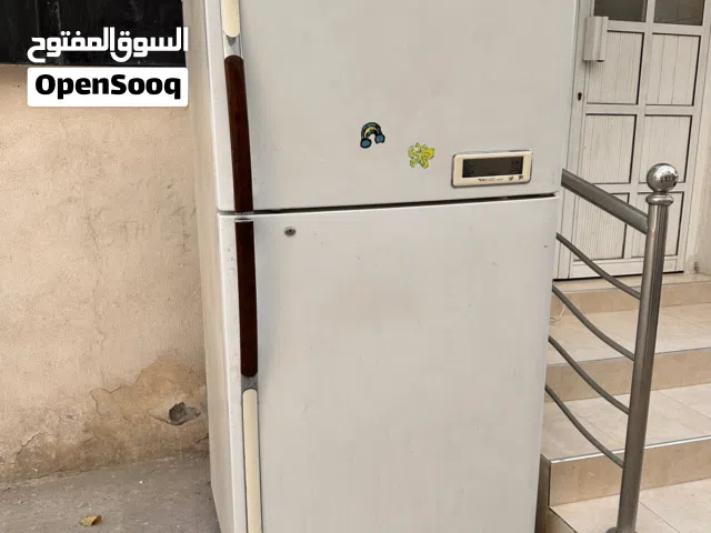 ثلاجة ال جي 890 لتر
