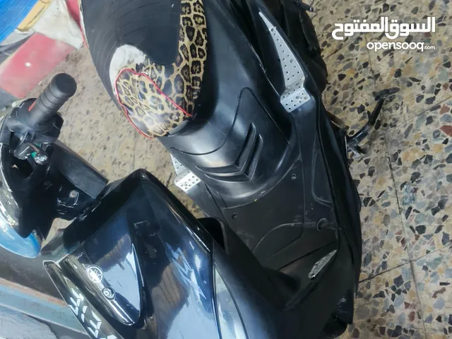 دراجه ما مفتوحه للبيع أو لمراوس