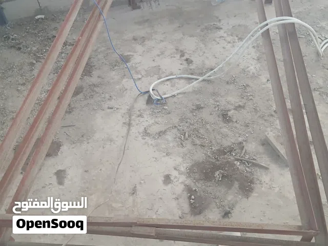 ثلاث قواعد الوح طاقة شمسية حجم 550 وات ب100 سعودي فقط أو واحد وأربعين ألف قعيطي