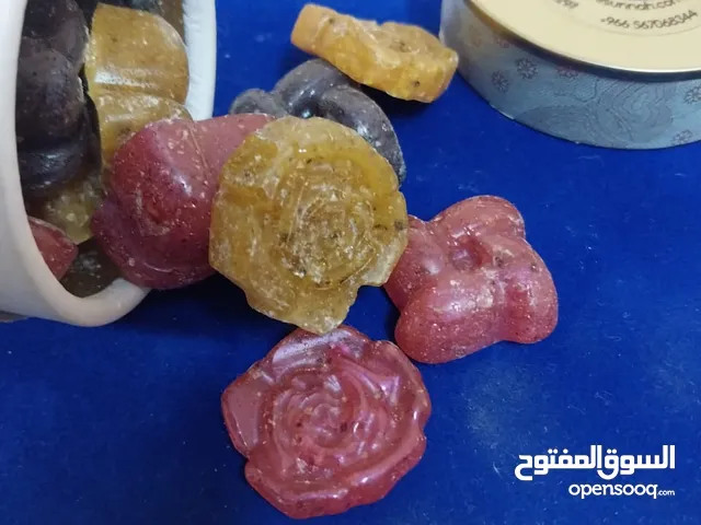 مستكة معطرة وملونة بعطور مخلطات جذابة