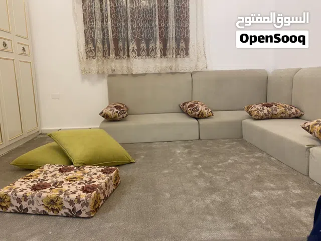 جلسة ارضيه بحالة ممتازه